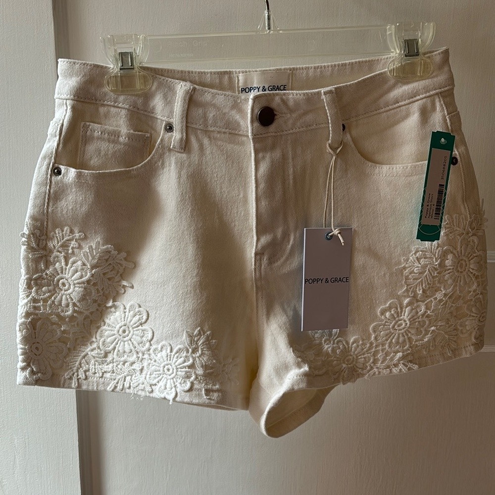 Cream Jean Shorts with Embroidery